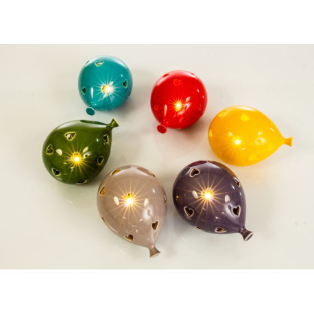 Bomboniera Cuorematto lampada led a forma di palloncini colorati 6 assortiti con trafori a forma di cuore  