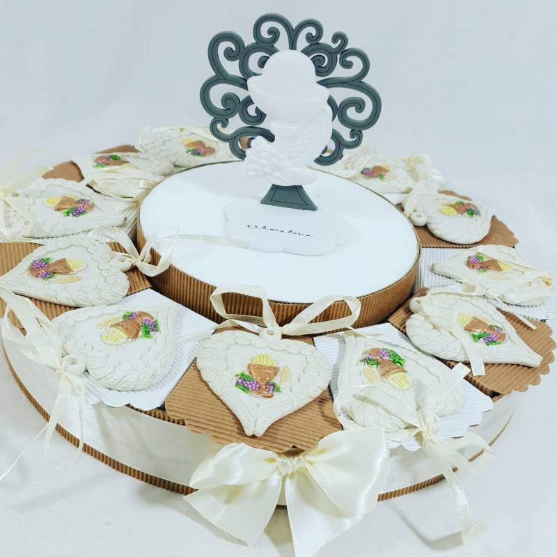 torta bomboniera per comunione con dettaglio claraluna