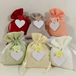 Portaconfetti 18 anni sacchetti colorati cuore in legno offerta