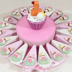 Torta bomboniere primo compleanno bimba magnete cupcake