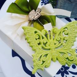 Bomboniere farfalle in ceramica traforata verde chiaro