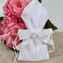Eleganti sacchetti confetti matrimonio bianco con perla e strass