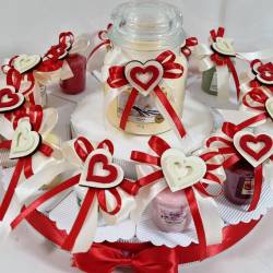 Bomboniere matrimonio candele cuore in legno torta completa