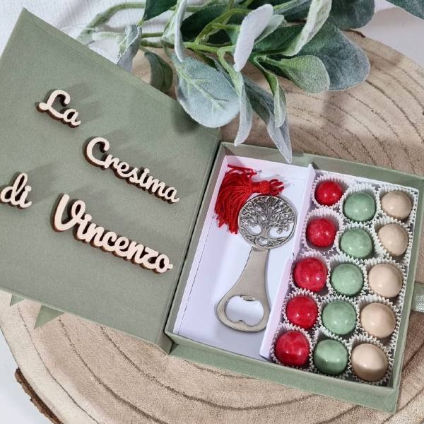 Simpatiche Originale Bomboniere Cresima Utili Bomboniere utili Cresima apribottiglie albero della vita scatola