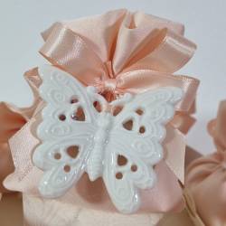 Bomboniere farfalle ceramica bianca sacchetti confezionati a torta portaconfetti