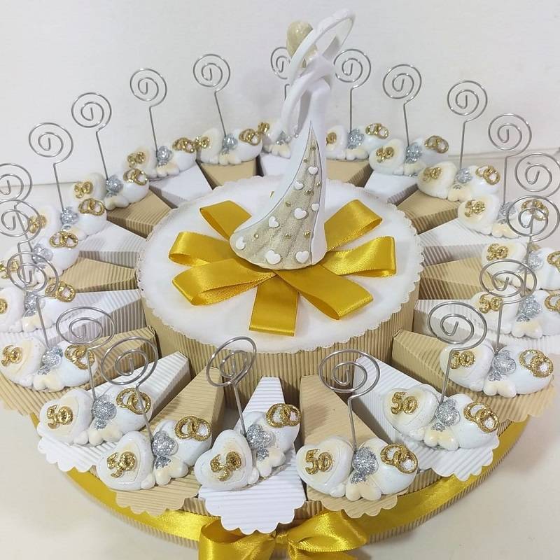 Torta bomboniere anniversario di matrimonio cuori clip oro Acquisto torta  Torta da 20 fette (1 PIANO)