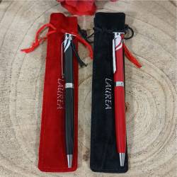 Bomboniere laurea penna rossa o nera con tocco