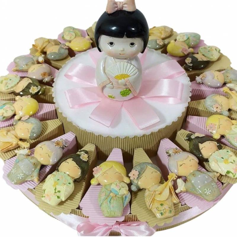 Bomboniere torta giapponesina geisha magnete per nascita battesimo compleanno bimba comunione cresima