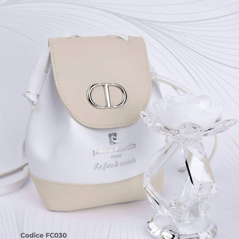 Bomboniere particolari ed eleganti portacandele in cristallo con zainetto Pierre Cardin